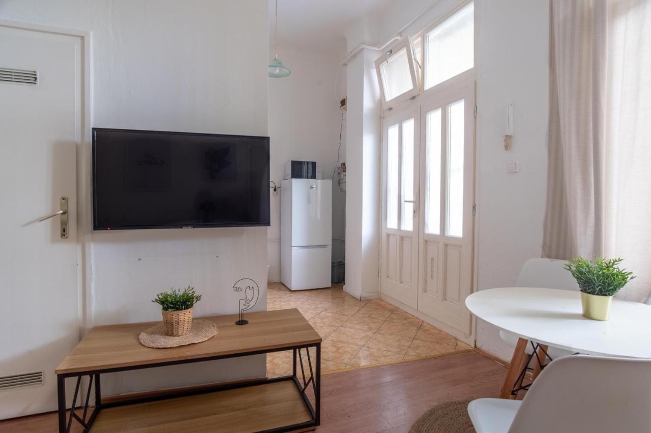 Very Central 1-Br Apt With Patio Apartment Budapest Exterior photo